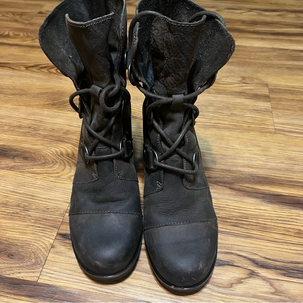 Sorel Joan of Arctic Wedge Booties Leather Waterproof Ankle Boots Women Size 8.5